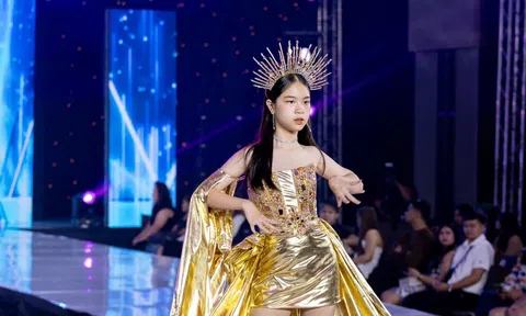 Mẫu nhí Vân Khánh tự tin sải bước tại tuần lễ thời trang Bangkok Kids International Fashion Week 2023
