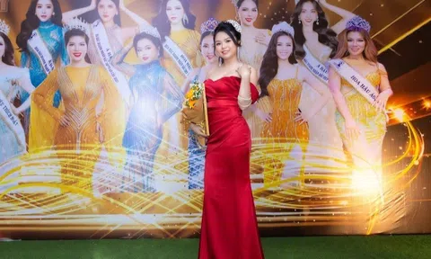Hoa hậu Tài năng Thanh Tuyền nhận bằng chứng nhận danh hiệu sau đăng quang